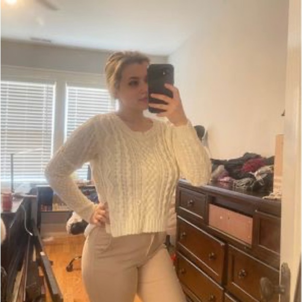 White Sweater - Forever 21 - Size Small.